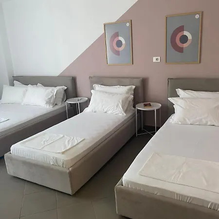 Lulu Suites - Coral *