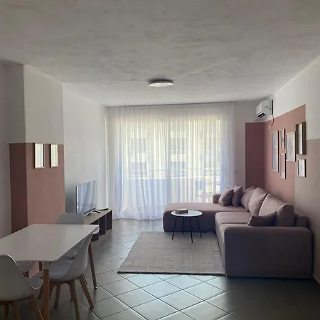 Lulu Suites - Coral Golem (Tirana)