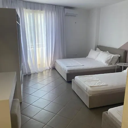 Lulu Suites - Coral * Golem (Tirana)